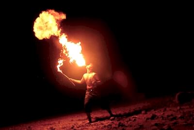 Ateş yutan adam kiralama ateşbaz gösteri 23 nisan okul gösterisi