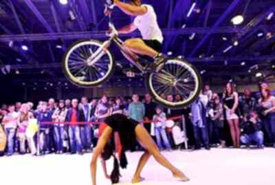 bisiklet show bisiklet gösterisi 23 nisan okul gösterileri